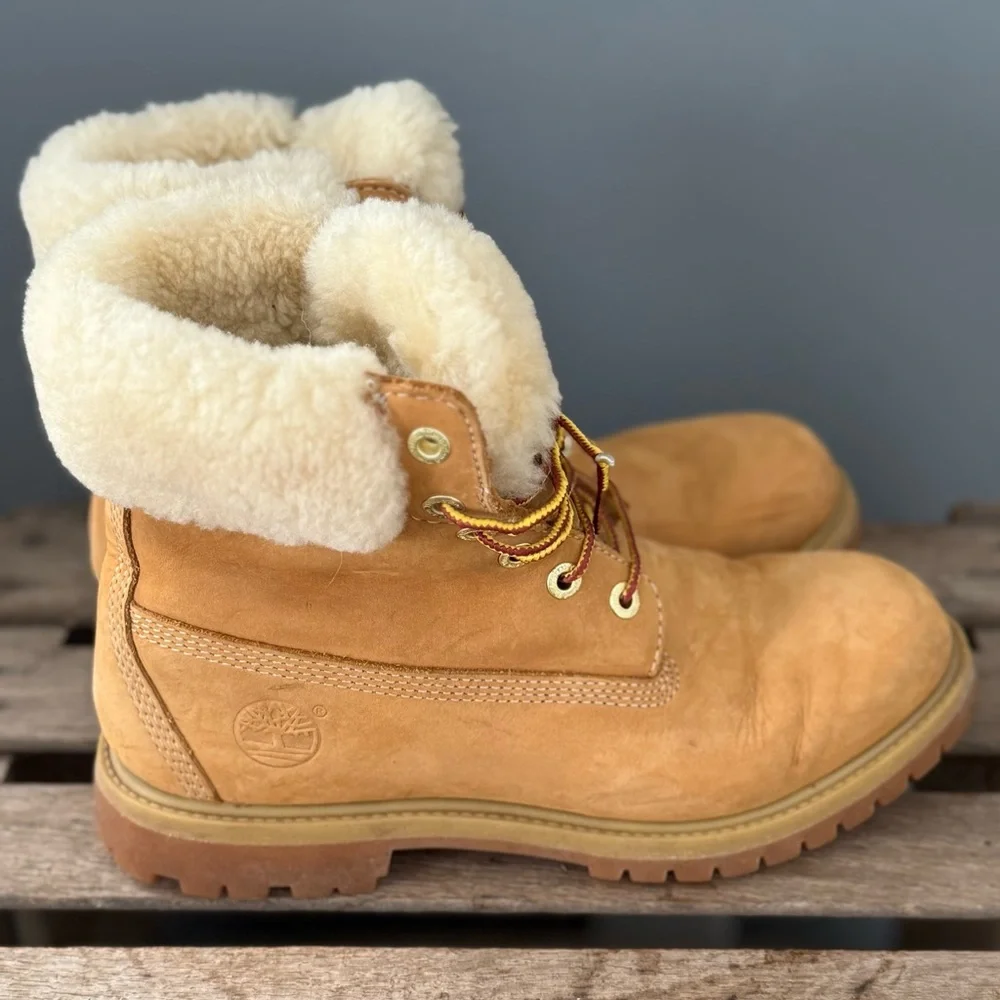 Timberland Waterproof Sherpa Lined Boots Size 8‎ A32